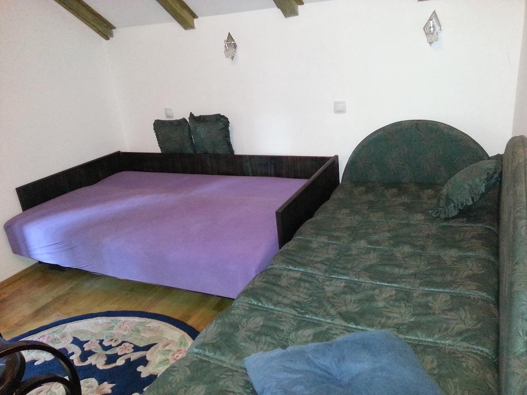 Guesthouse Bajka Vinci Exterior photo