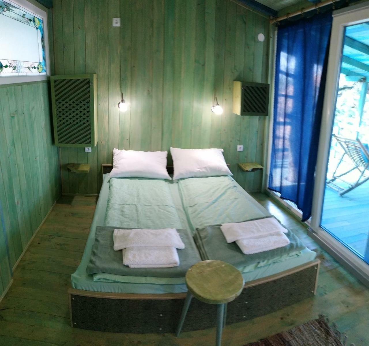 Guesthouse Bajka Vinci Exterior photo
